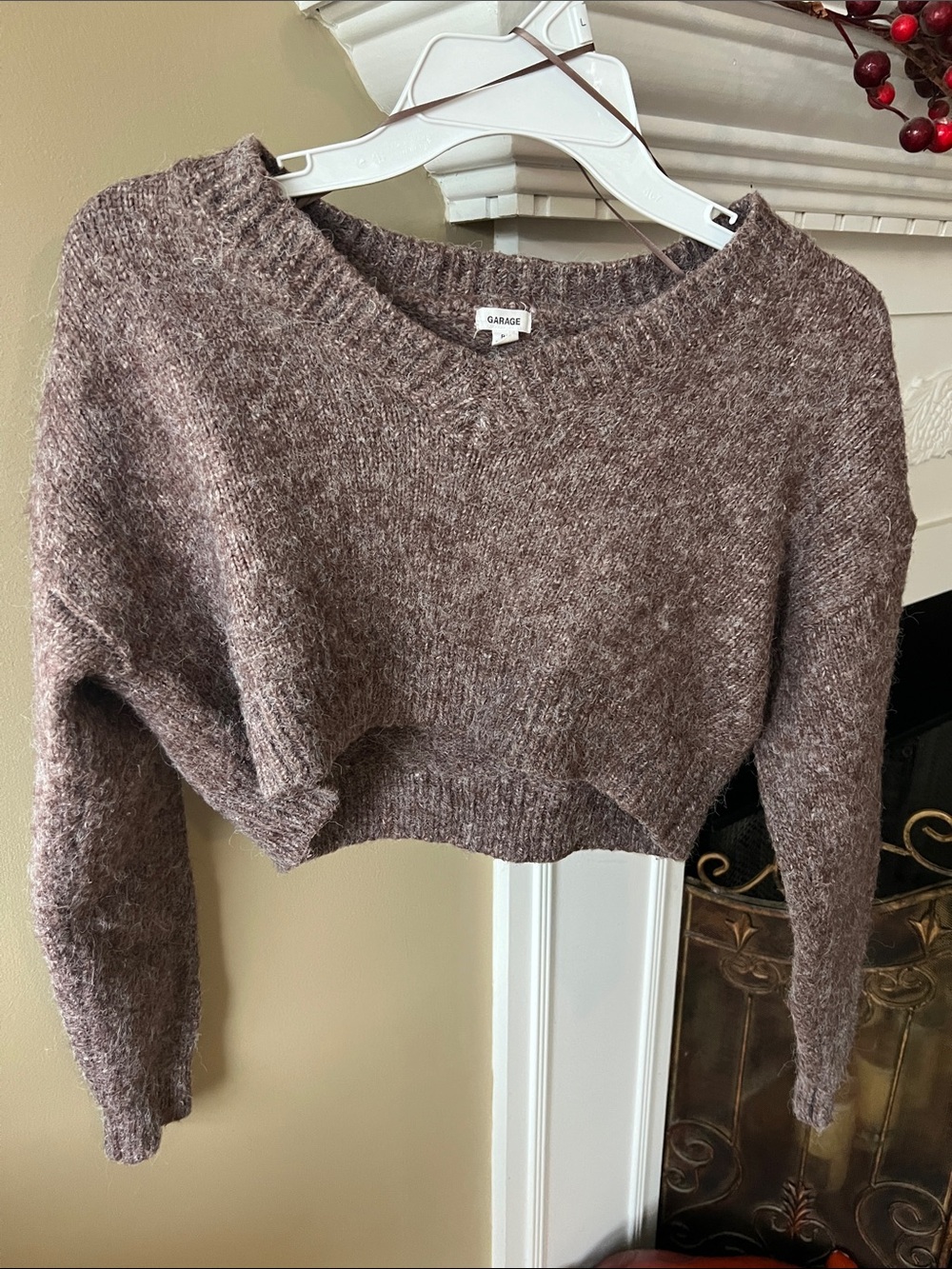 Garage Cropped V-Neck Sweater in Mauve Brown